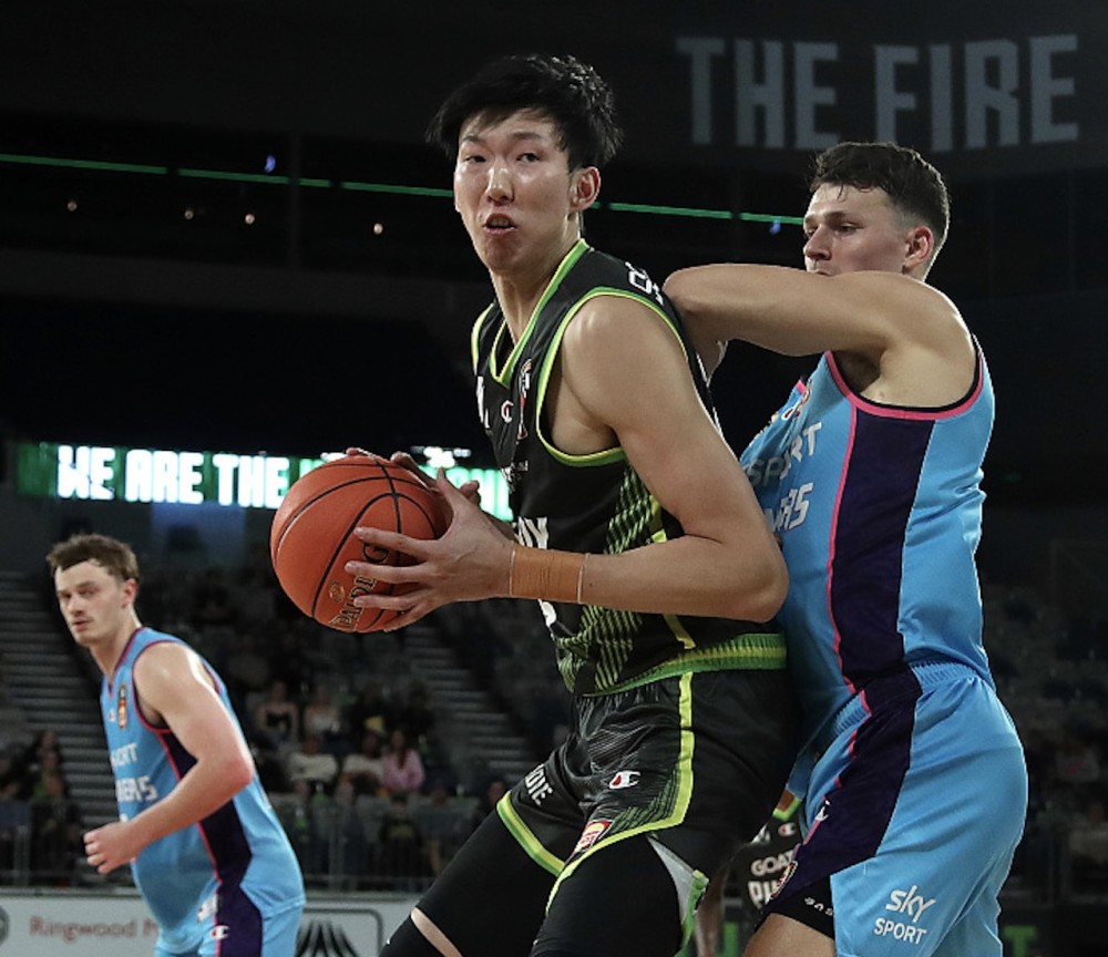 BOB体育官方包含毕尔巴鄂竞技训练开放日；赛后刷新队史纪录引欢呼；NBA常规赛在即；年轻球员得到机会的词条