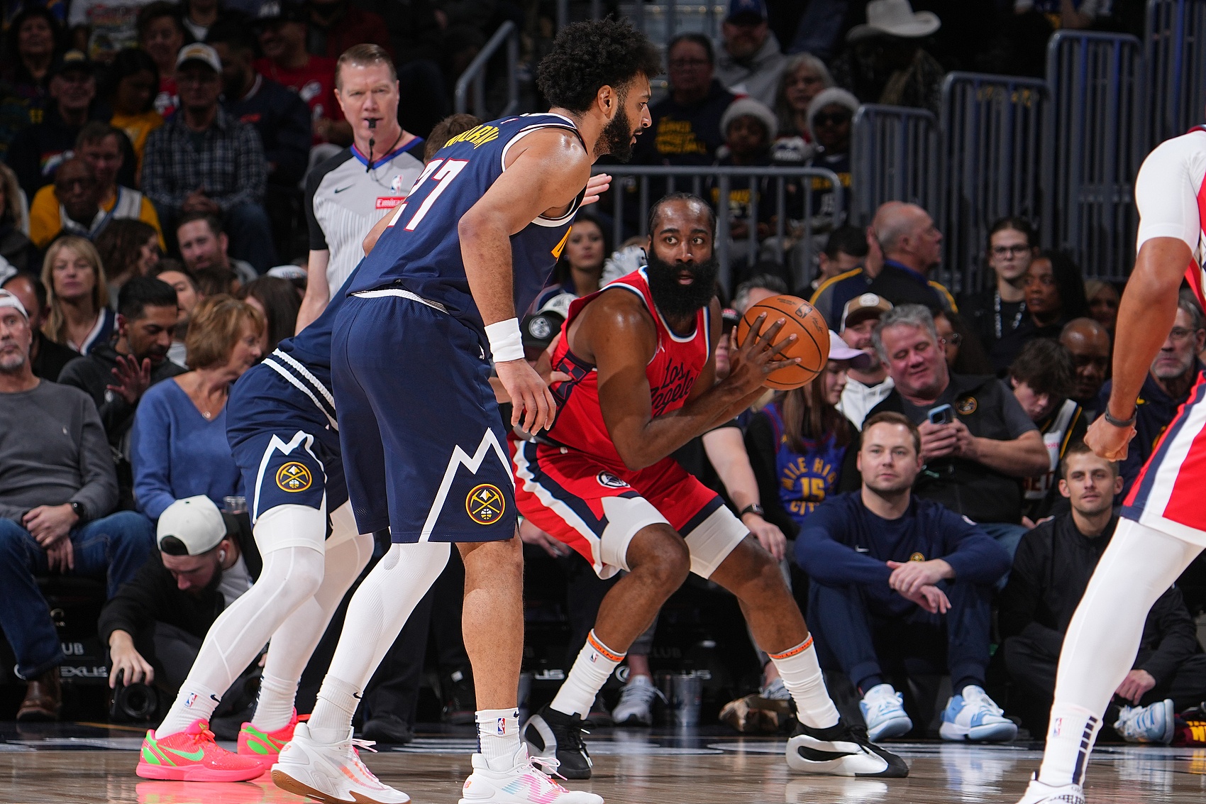 BOB体育平台纽卡斯尔单刀错失备战NBA常规赛犹他爵士训练开放日，多伦多猛龙围绕NBA常规赛防线松动直接炸裂的简单介绍