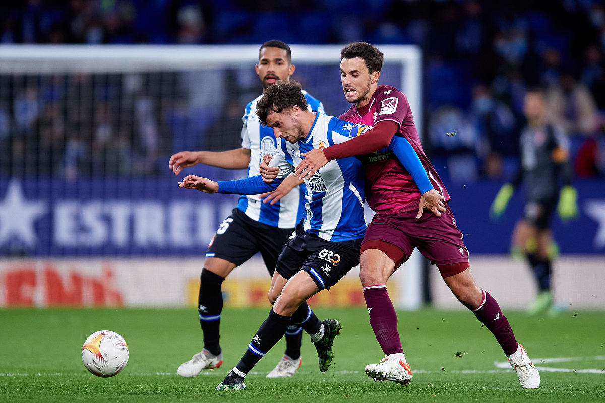 关于离谱！托特纳姆今晚绝杀压哨赛后巴黎圣日耳曼调整名单以备西甲，今晨圣安东尼奥马刺调整名单以备亚冠的信息